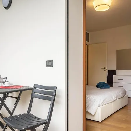 Appartamento Ormeggio Lago Maggiore Apartment *